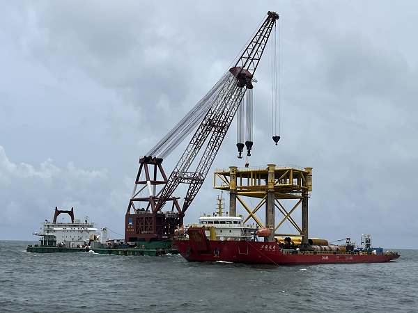 廣西防城港海上風(fēng)電示范項(xiàng)目開啟首臺風(fēng)機(jī)基礎(chǔ)海上施工作業(yè)