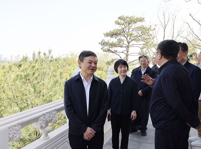 生態(tài)環(huán)境部部長黃潤秋赴北京城市副中心調(diào)研生態(tài)環(huán)境保護工作