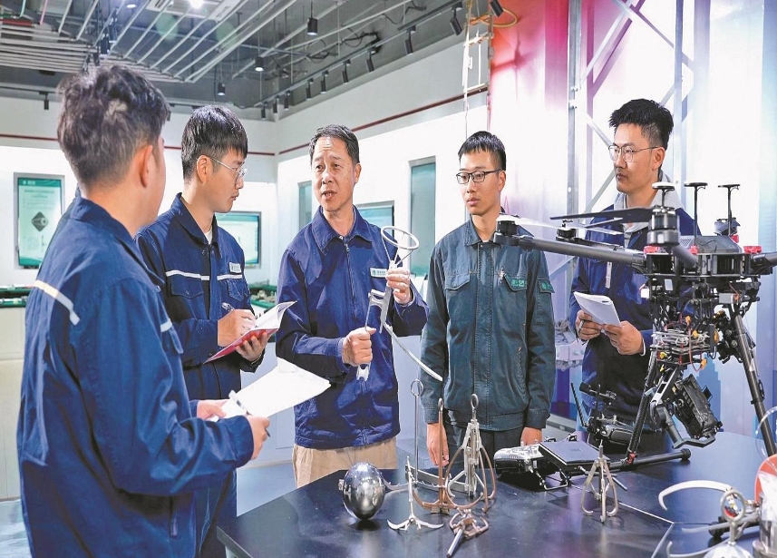 福建廈門供電公司陳國信勞模創(chuàng)新工作室 把現場難題轉化為創(chuàng)新課題