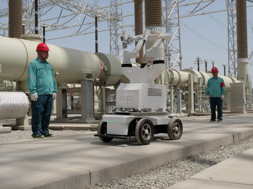 超高壓互感器接線機器人在新疆“上崗”